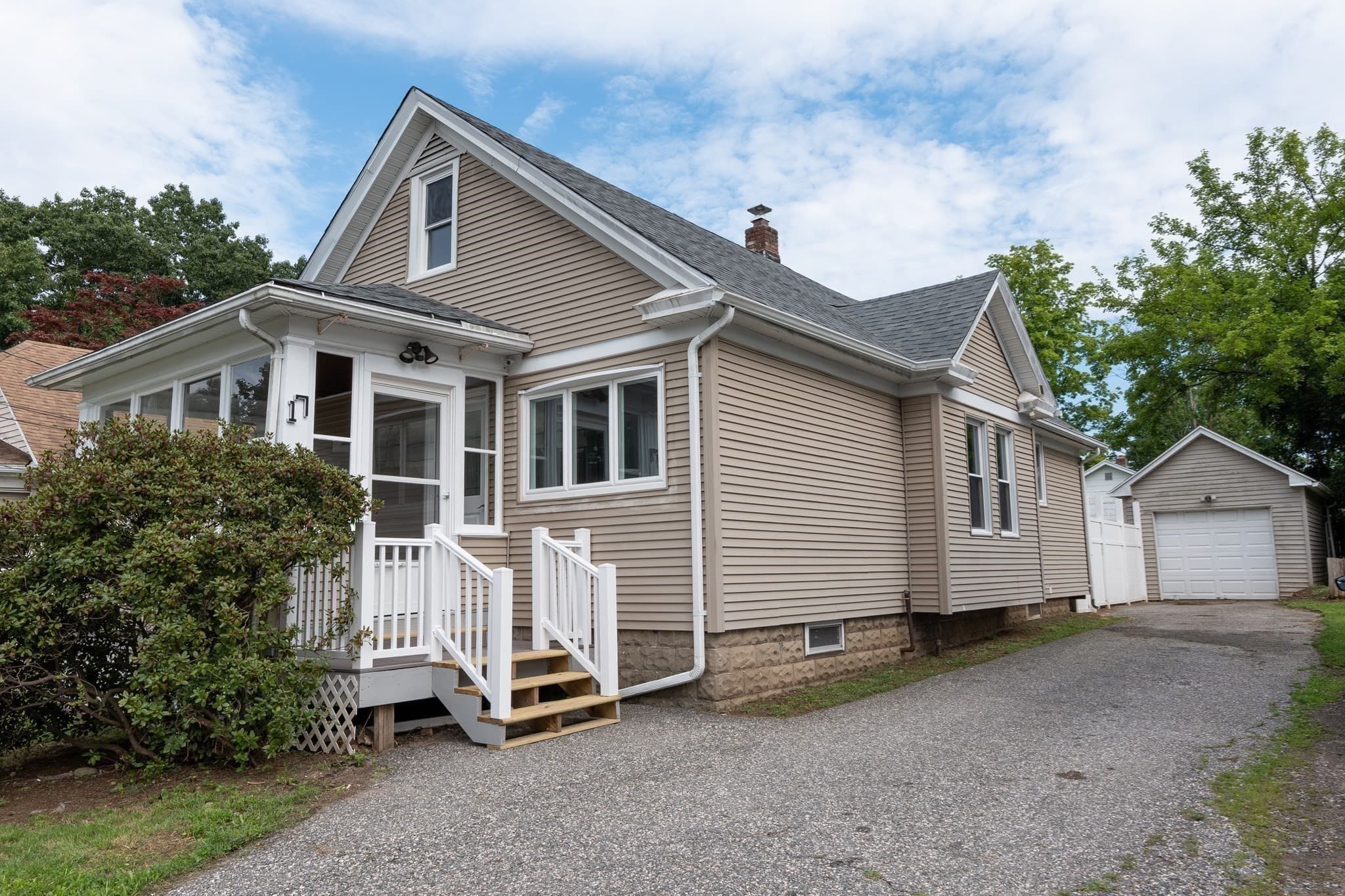 Single Family Residence at 17 Bushwick Place, Springfield MA 01109, Springfield, photo 5 of 31
