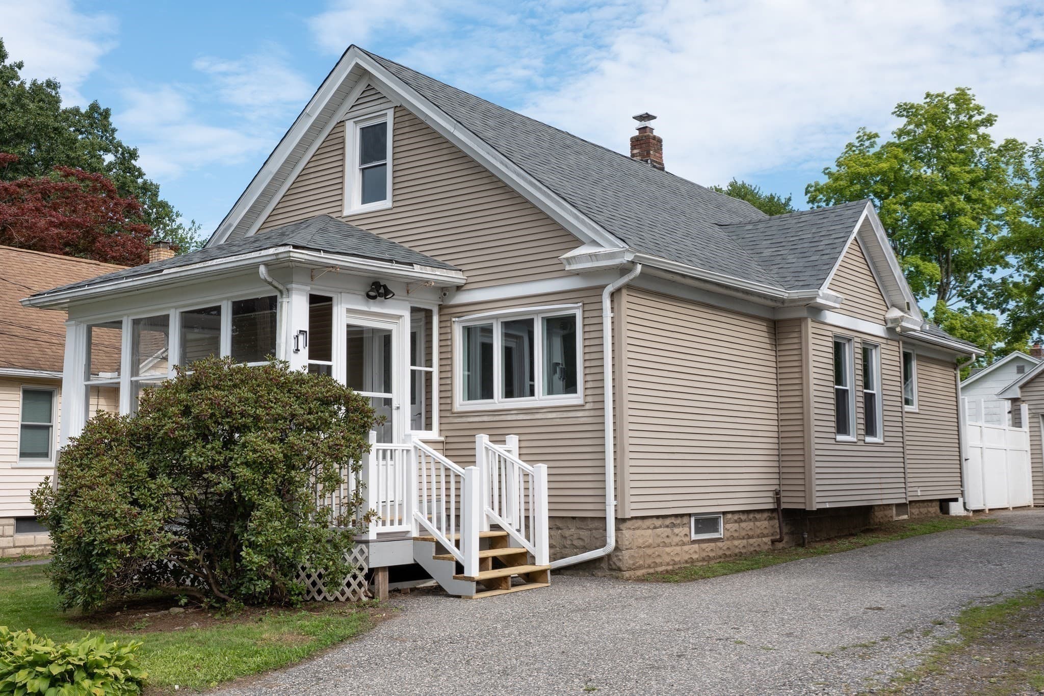 Single Family Residence at 17 Bushwick Place, Springfield MA 01109, Springfield, photo 4 of 31
