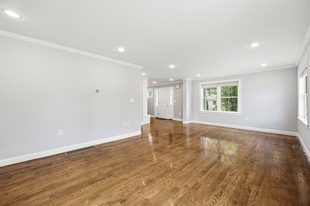 305 Lynn St, Malden MA 02148 photo 5