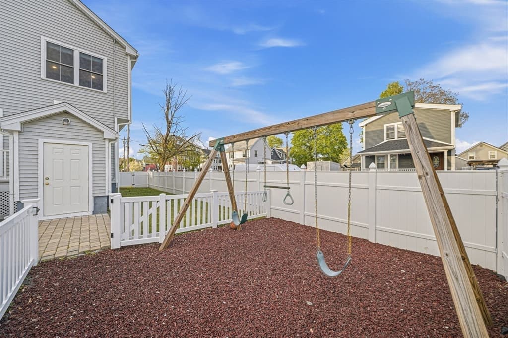 305 Lynn St, Malden MA 02148 photo 37