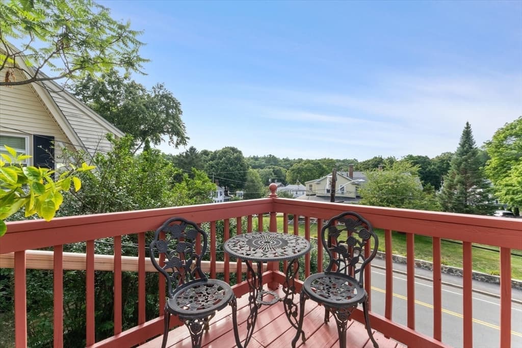 43 Elm St, Medford MA 02155