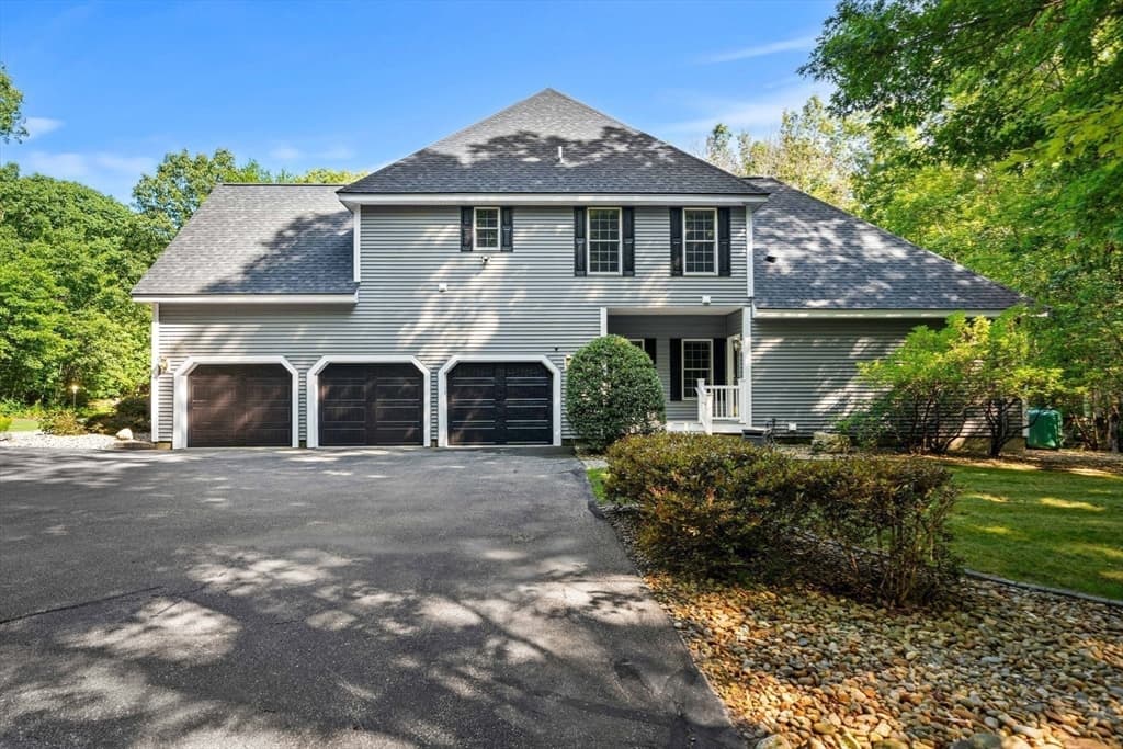 6 Evergreen Drive, Plaistow NH 03865 photo 4