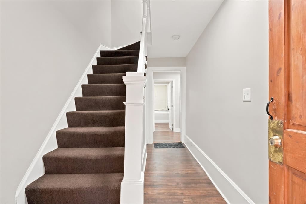 24 Walnut St, Fitchburg MA 01420 photo 6