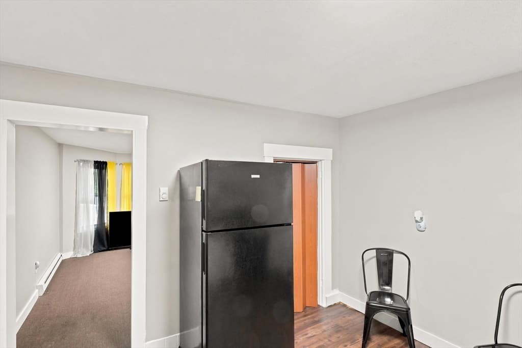 24 Walnut St, Fitchburg MA 01420 photo 5