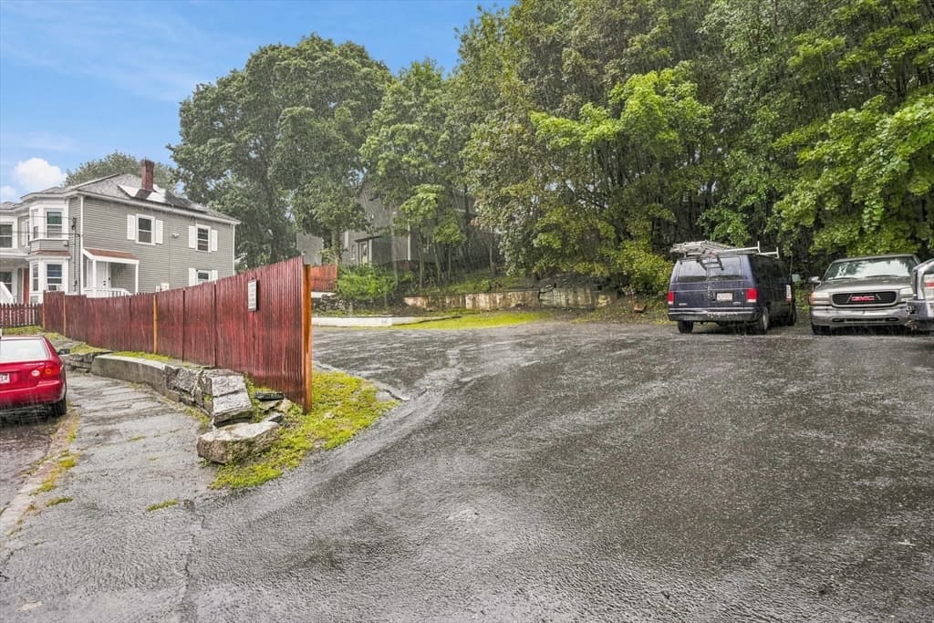 24 Walnut St, Fitchburg MA 01420 photo 34