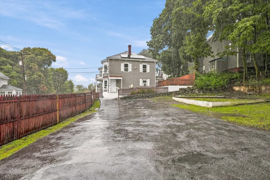 24 Walnut St, Fitchburg MA 01420 photo 33