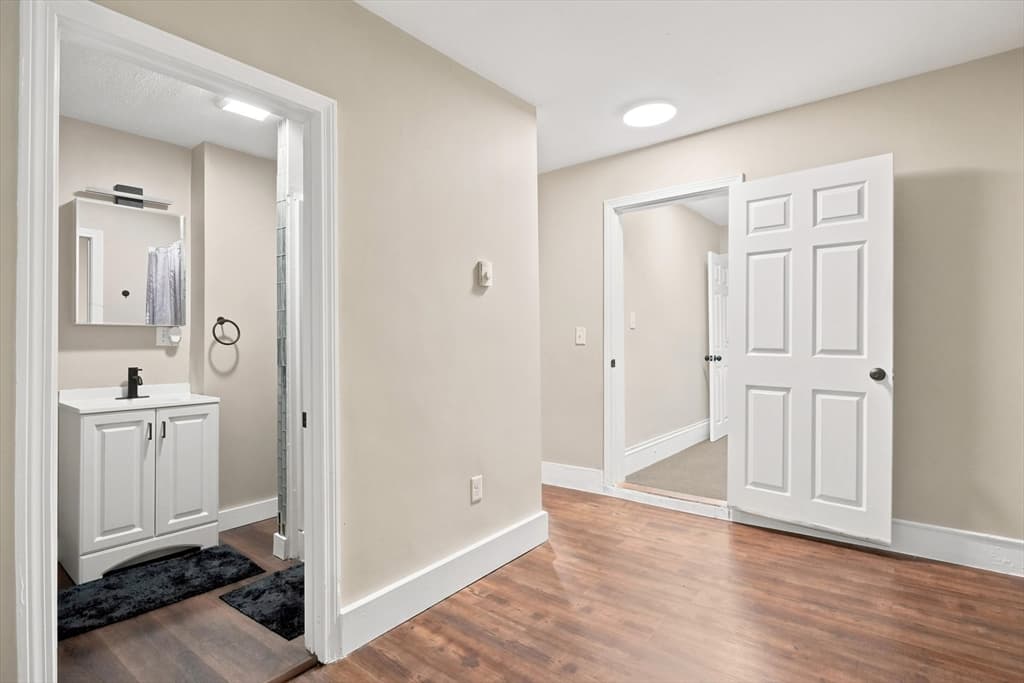 24 Walnut St, Fitchburg MA 01420 photo 18