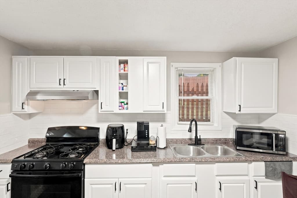 24 Walnut St, Fitchburg MA 01420 photo 4