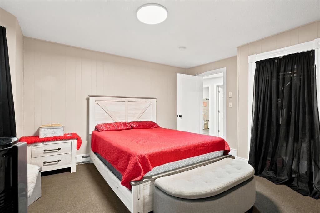 24 Walnut St, Fitchburg MA 01420 photo 8