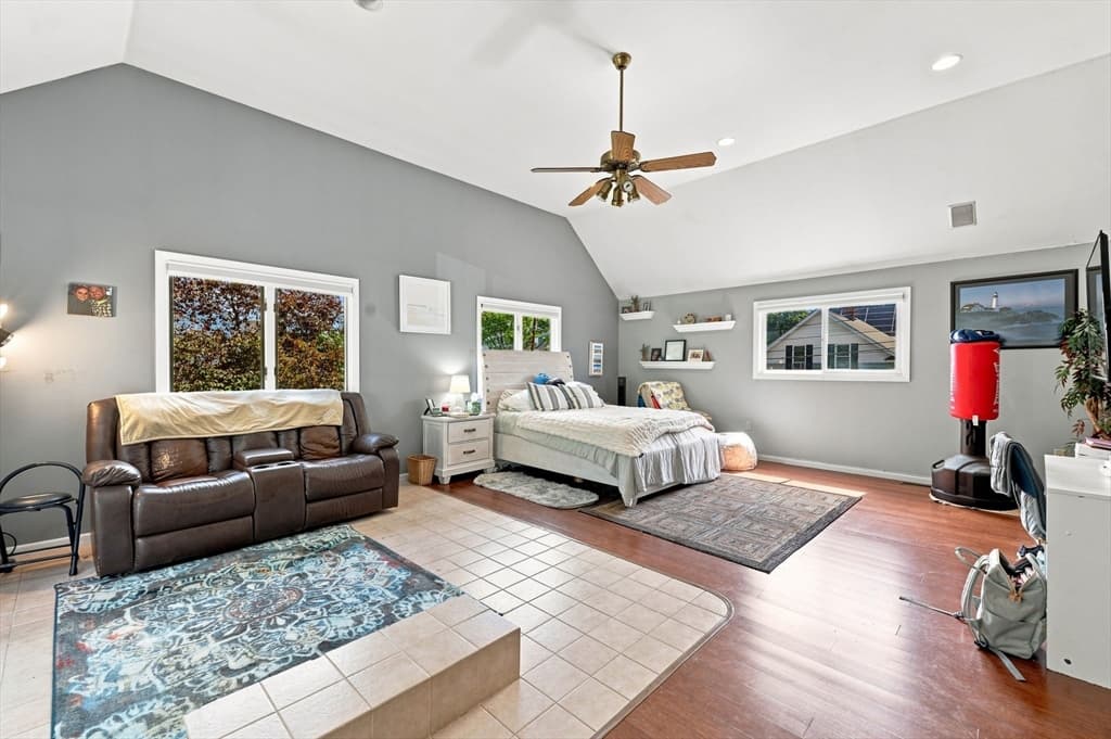 124 E Meadow Rd, Lowell MA 01854 photo 2