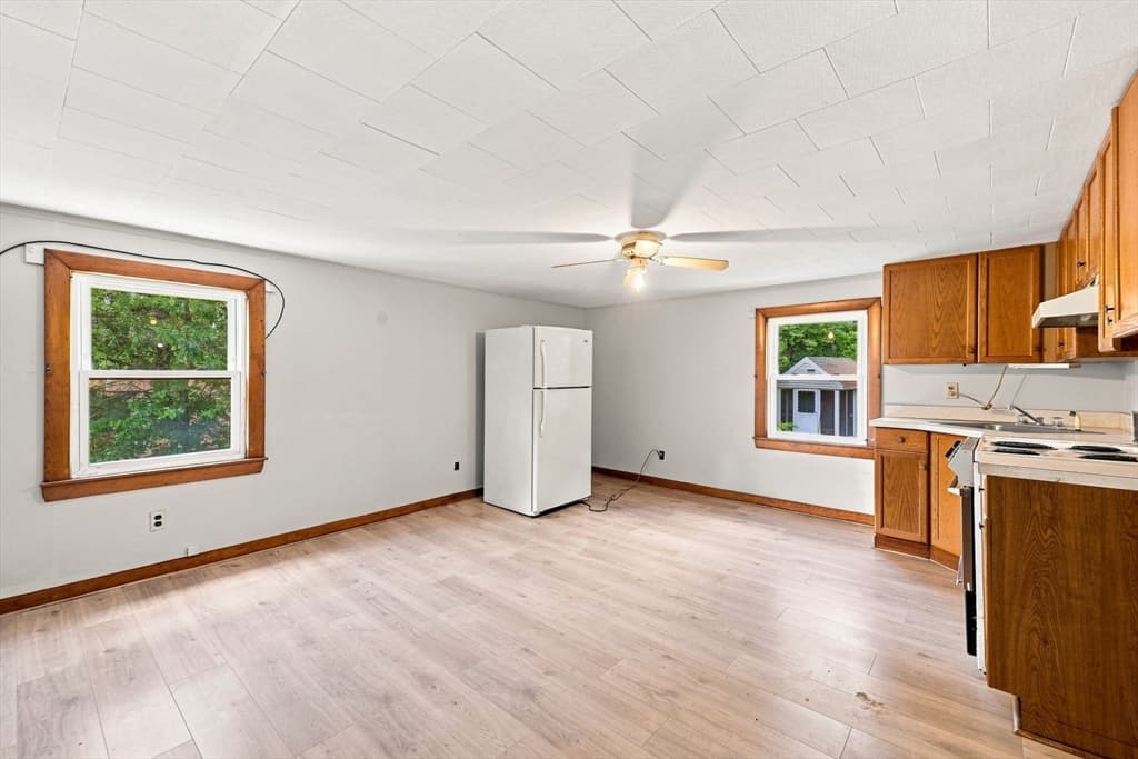 124 E Meadow Rd, Lowell MA 01854 photo 16