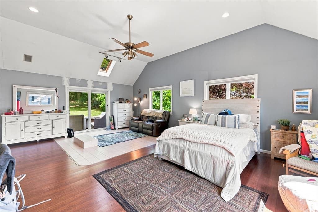 124 E Meadow Rd, Lowell MA 01854 photo 28