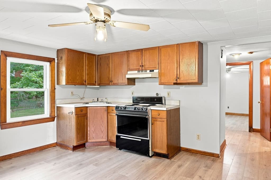 124 E Meadow Rd, Lowell MA 01854 photo 10