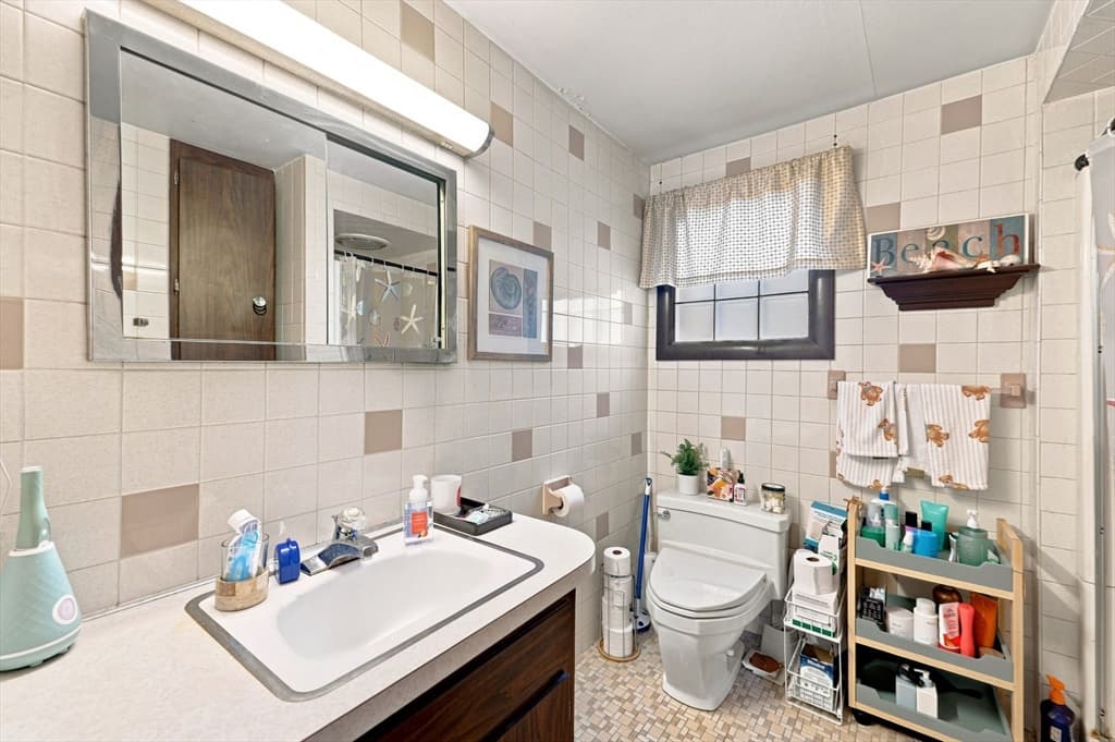 124 E Meadow Rd, Lowell MA 01854 photo 35