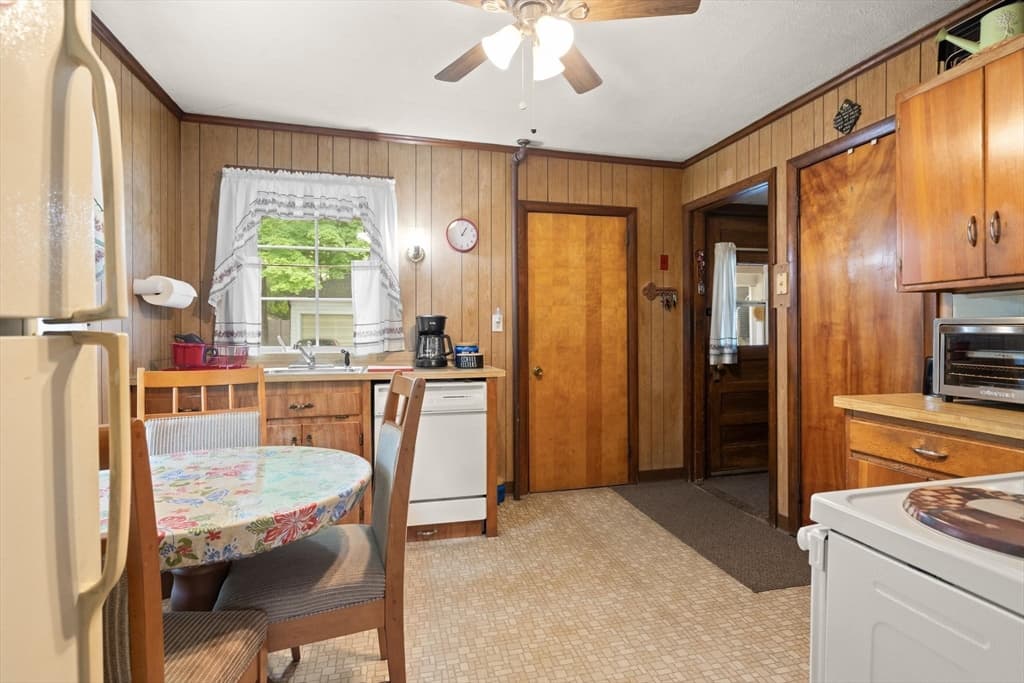 15 Willow Street, Reading MA 01867 photo 9