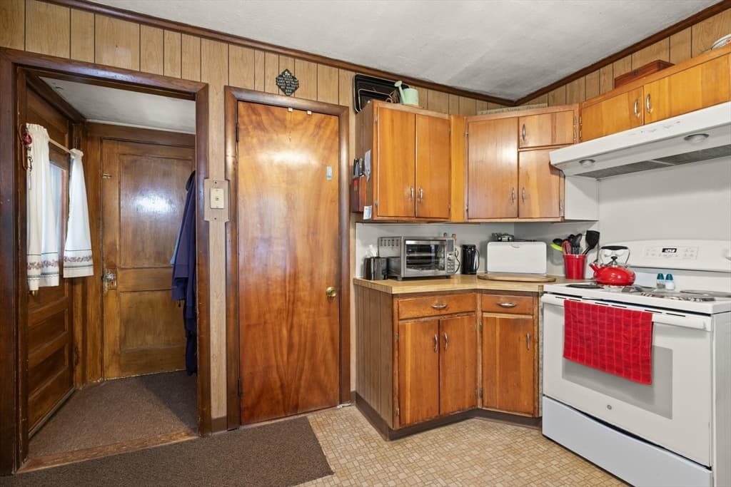 15 Willow Street, Reading MA 01867 photo 11