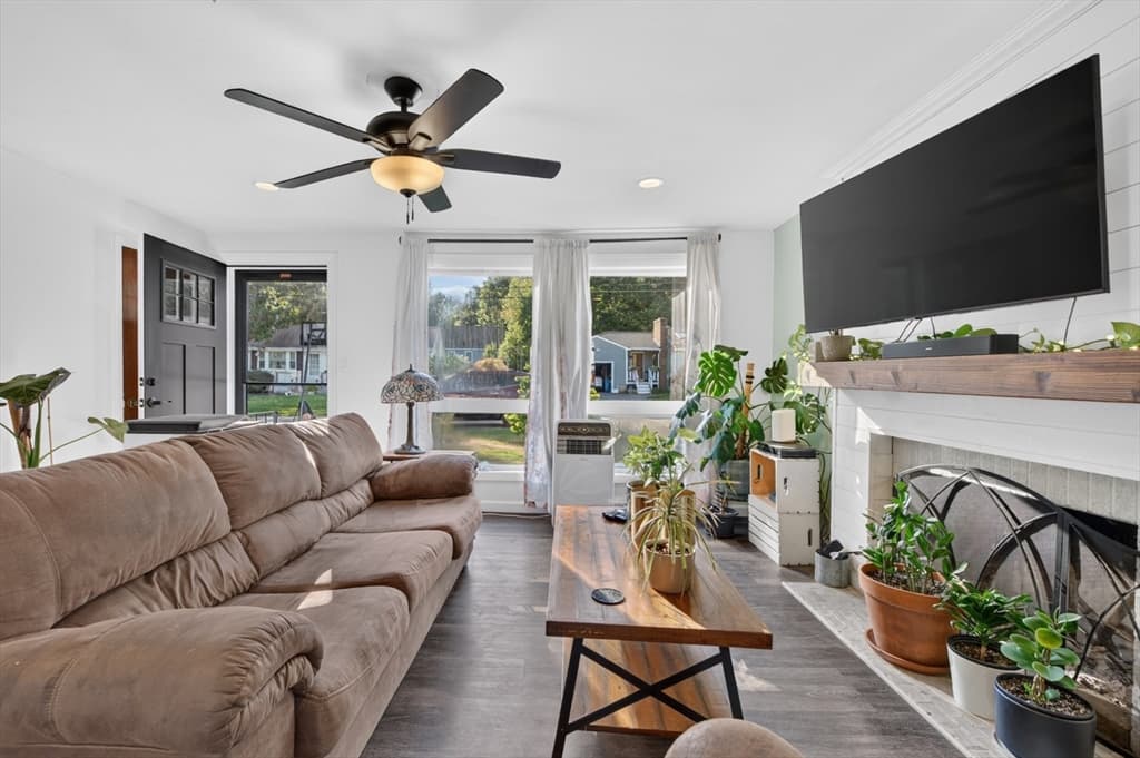 18 Vernon St, Ayer MA 01432 photo 5