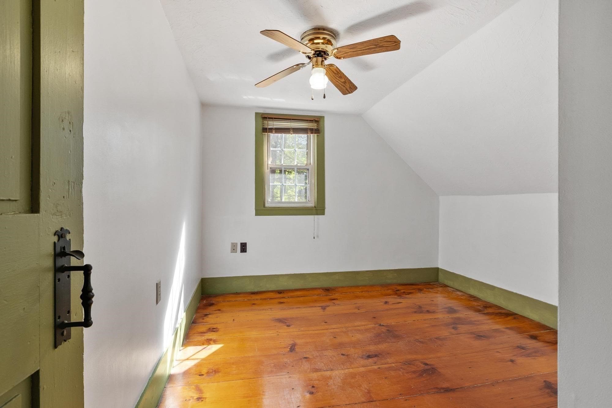 Single Family Residence at 38 Laurelwood Rd, Sterling MA 01564, Sterling, photo 37 of 40