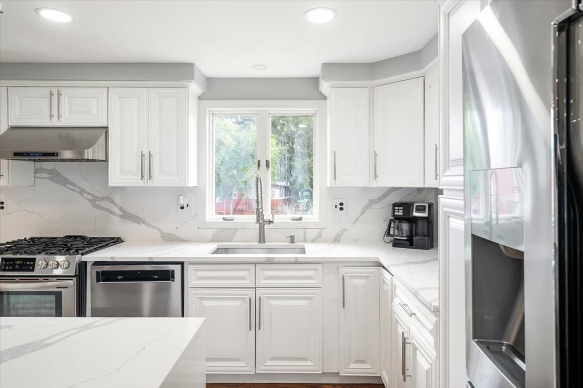 Single Family Residence at 7 Alyssum, Billerica MA 01821, photo 5 of 42