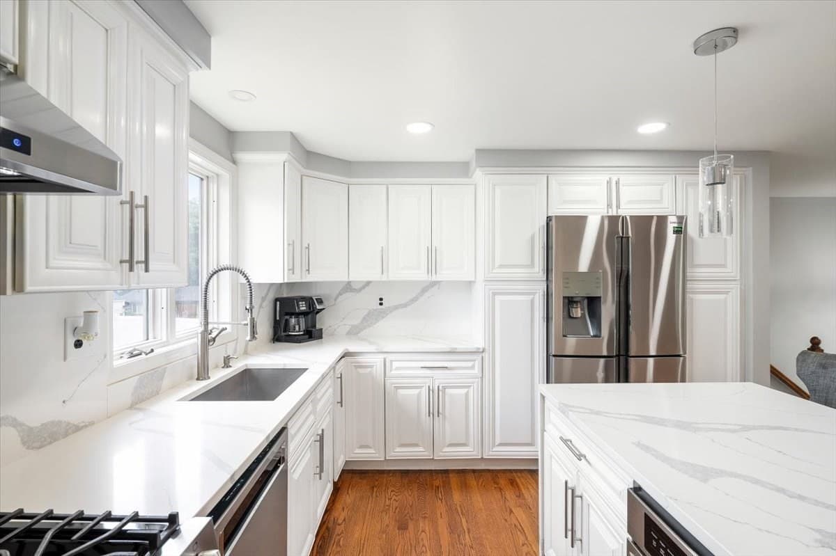 Single Family Residence at 7 Alyssum, Billerica MA 01821, photo 8 of 42