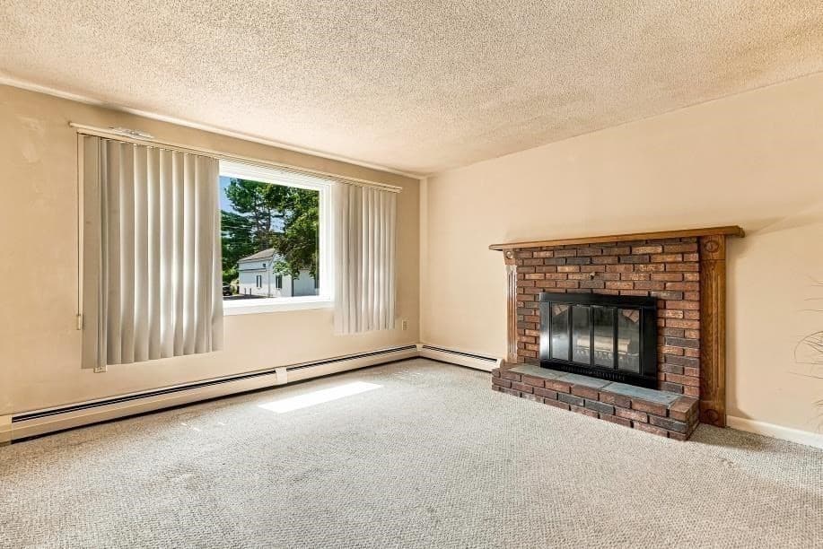 4 Picadilly St, Upton MA 01568 photo 9