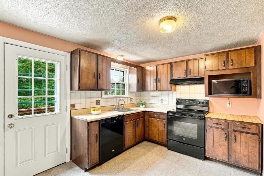 4 Picadilly St, Upton MA 01568 photo 15
