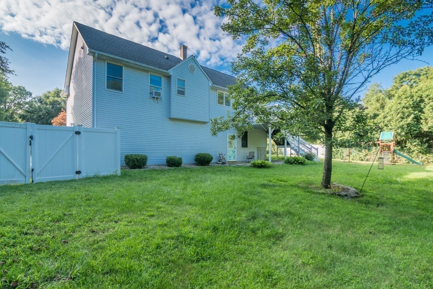 Single Family Residence at 4 Phillips Place, Hadley MA 01035, Hadley, photo 9 of 37
