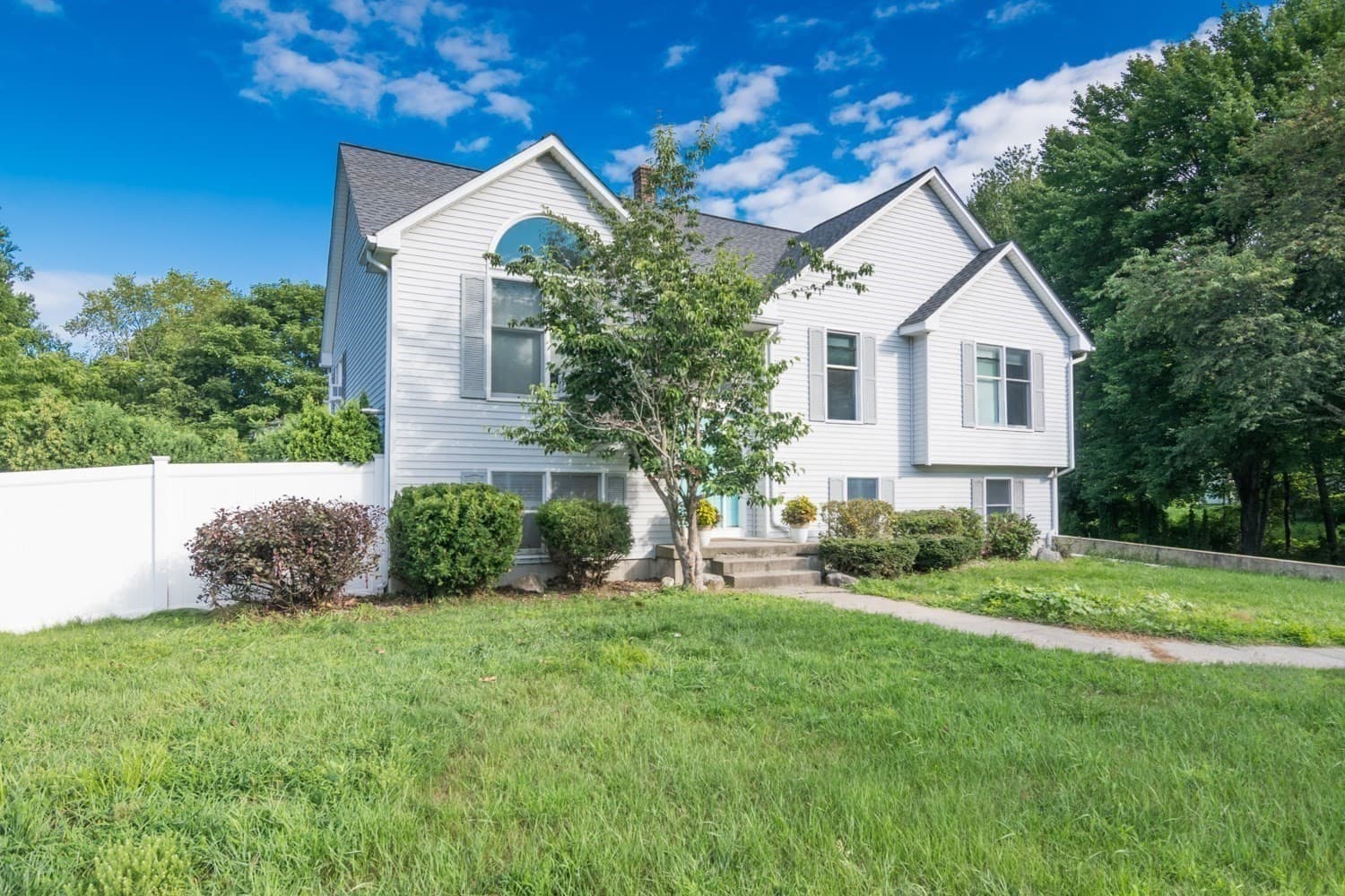 Single Family Residence at 4 Phillips Place, Hadley MA 01035, Hadley, photo 4 of 37
