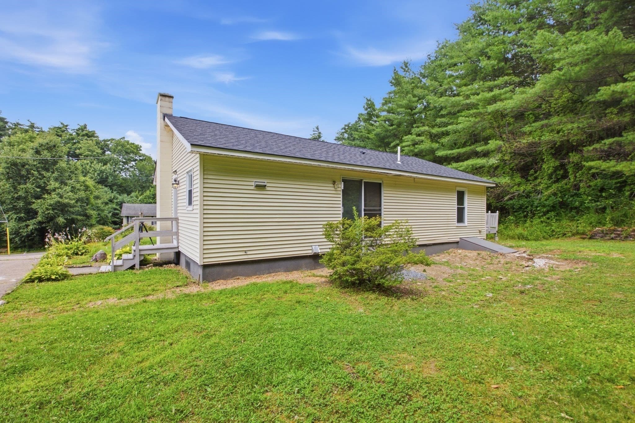 Single Family Residence at 125 Glendale Cir, Ware MA 01082, Ware, photo 10 of 14