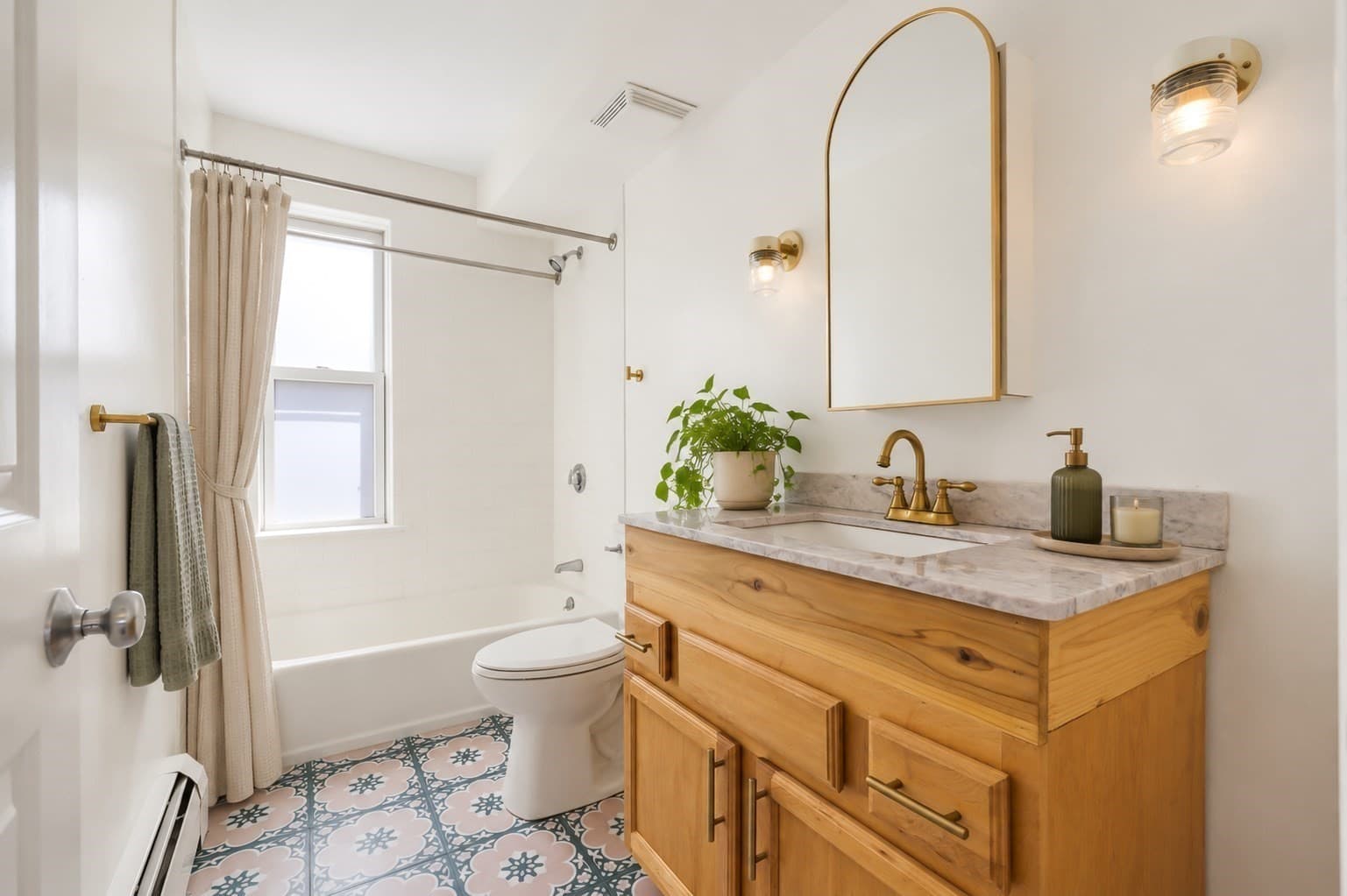 Condominium at 429 Border St # 6, Boston MA 02128, Boston, photo 17 of 26