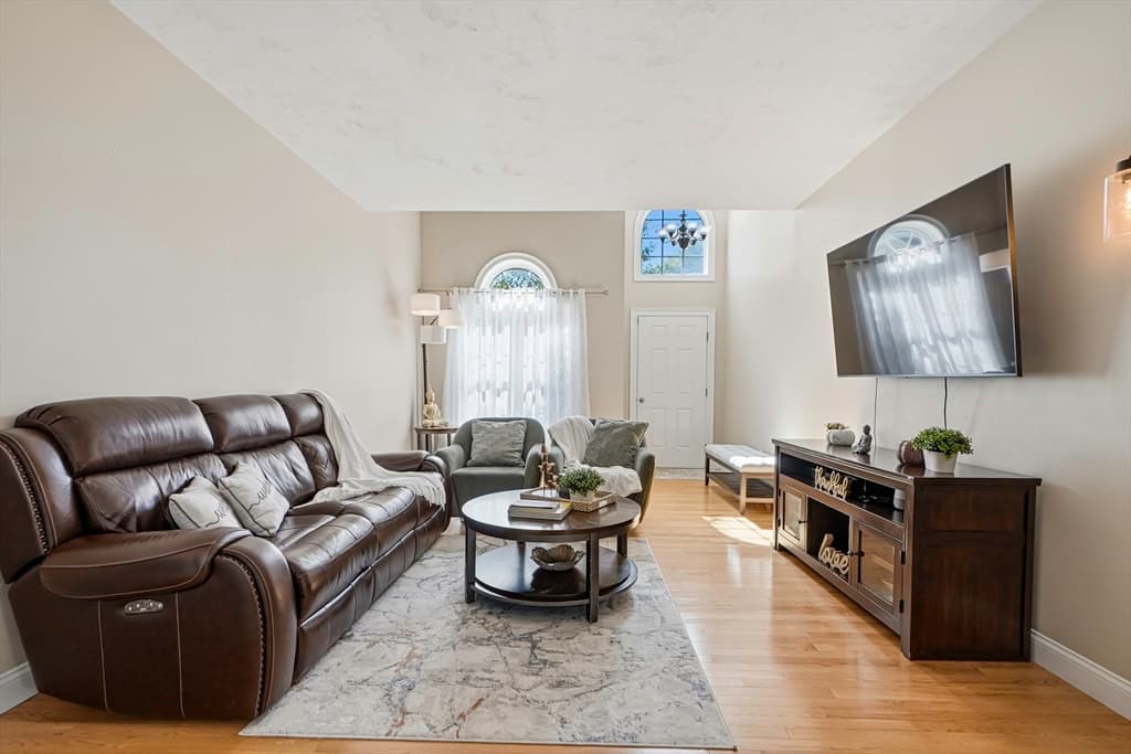 13 Knowlton Cir # 13, Upton MA 01568 photo 5