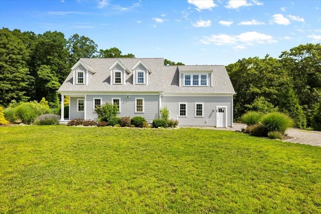 20 Durham Dr, Falmouth MA 02536