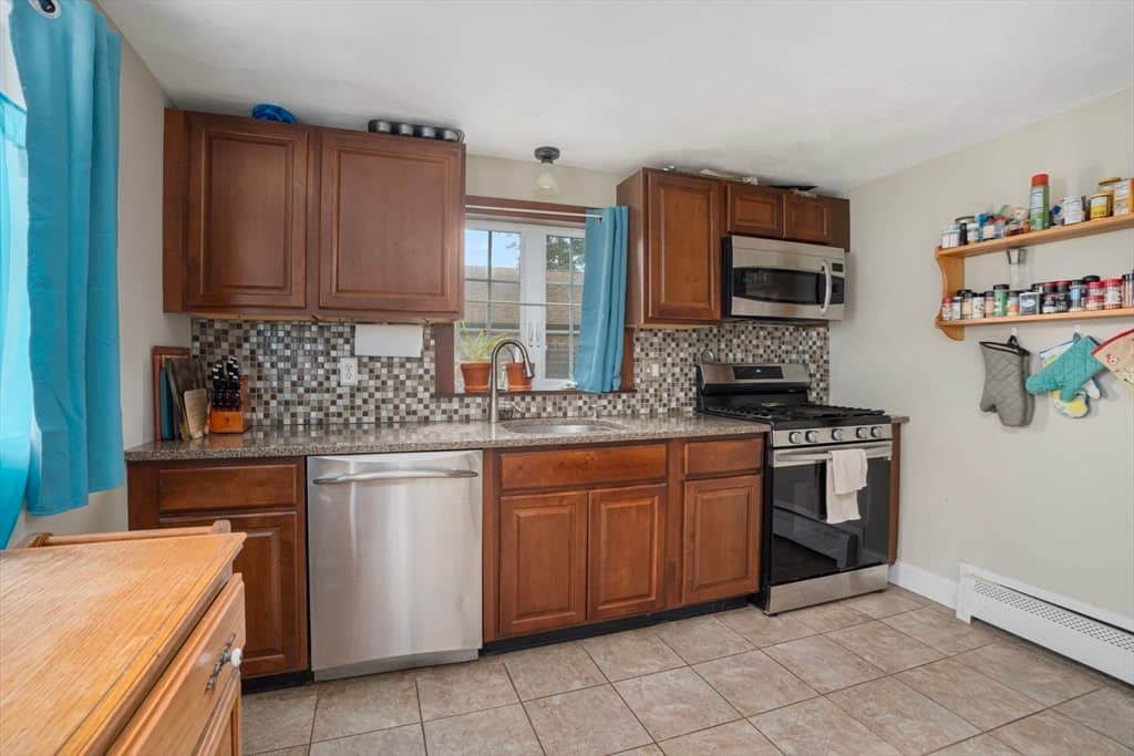 10 Sidney Ave, Swansea MA 02777 photo 13