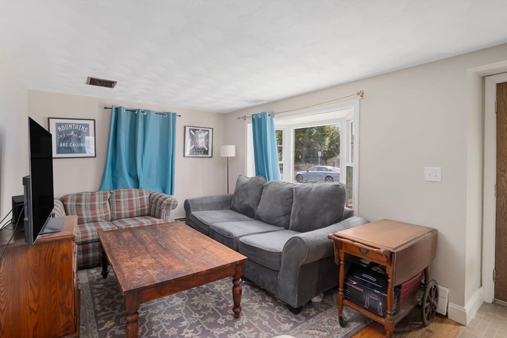 10 Sidney Ave, Swansea MA 02777 photo 8
