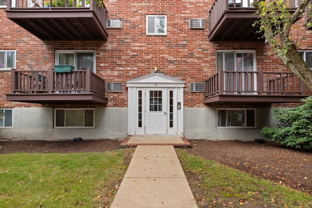 38 Westgate Rd # 1, Boston MA 02467 photo 2