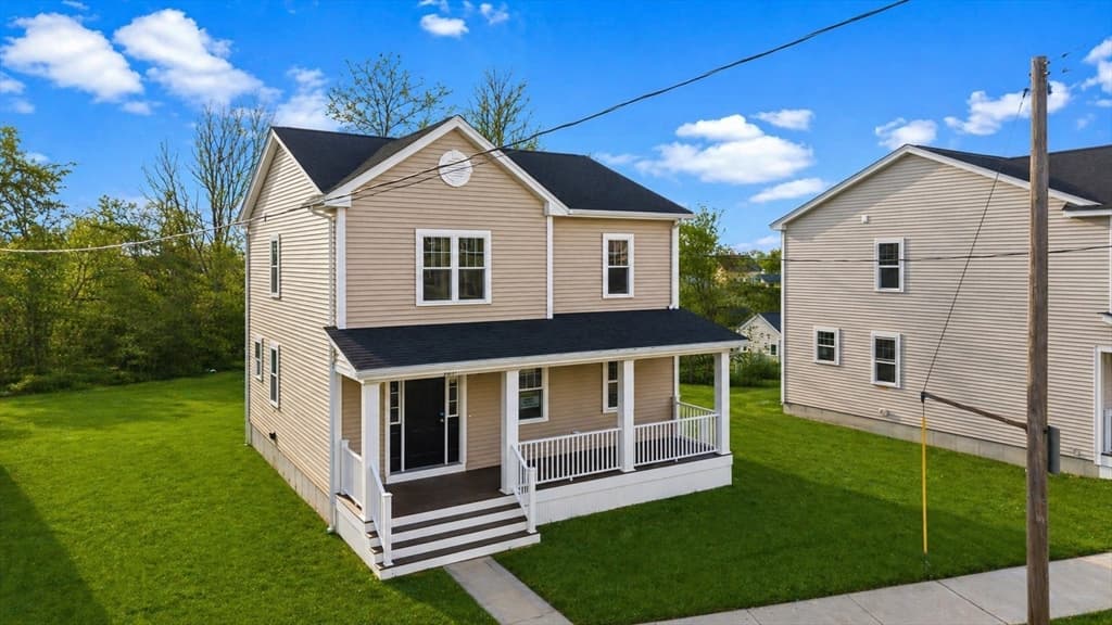 989 Bay Street, Fall River MA 02724