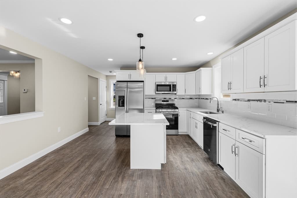 Single Family Residence at 989 Bay Street, Fall River MA 02724, Fall River, photo 8 of 40