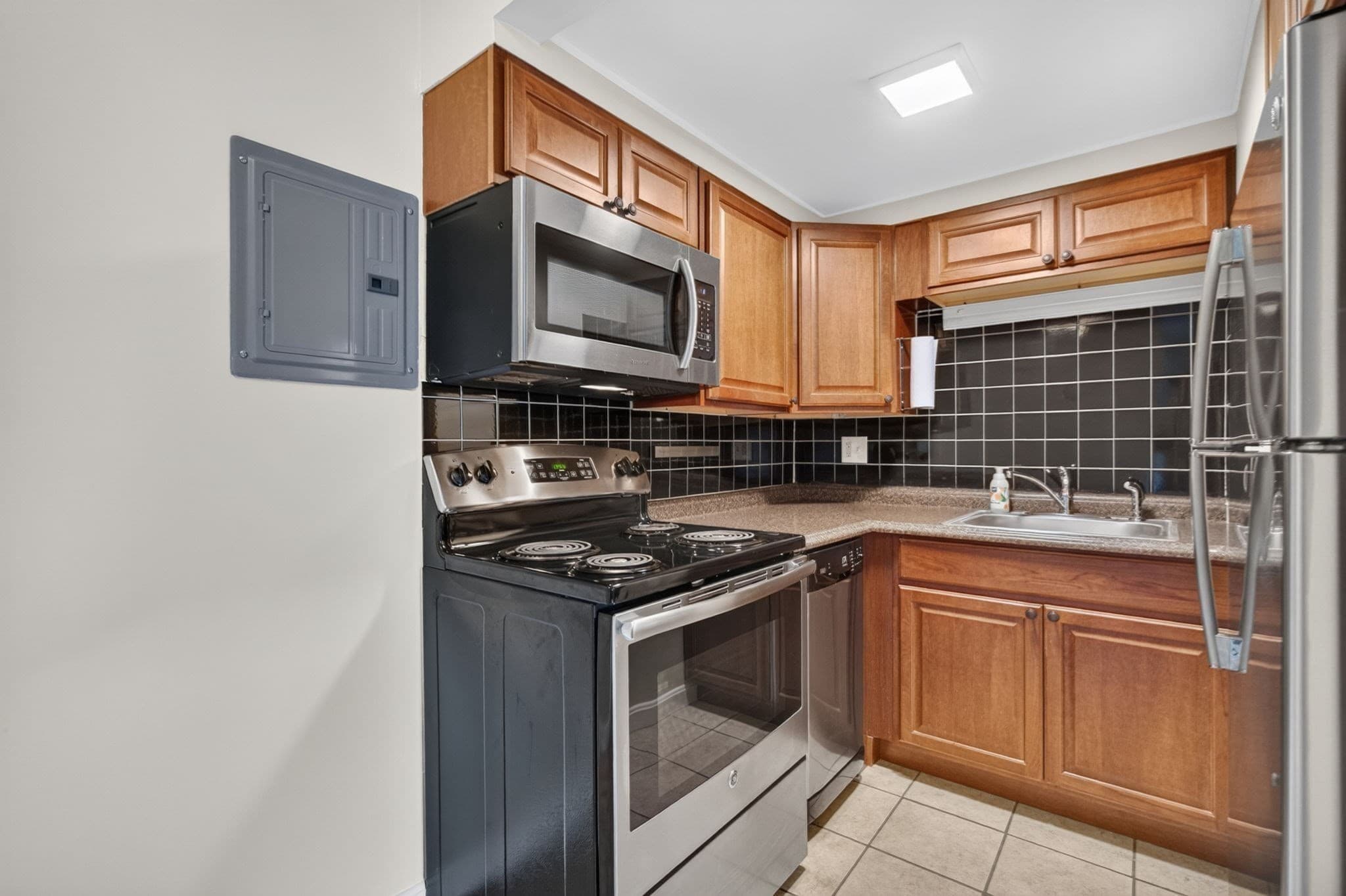 Condominium at 14 Arizona Ter # 8, Arlington MA 02474, Arlington, photo 9 of 16