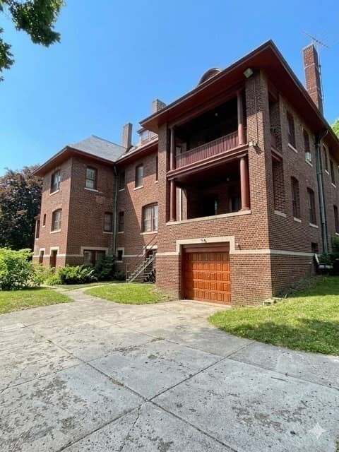 Single Family Residence at 86 Bowdoin St, Springfield MA 01109, Springfield, photo 33 of 35