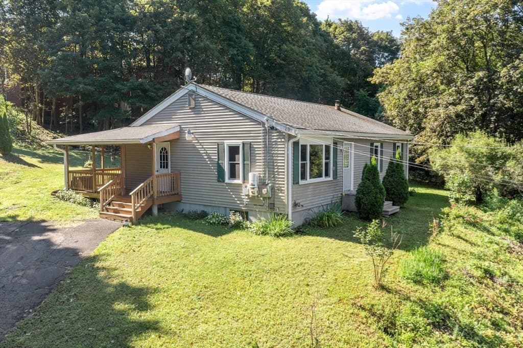 56 Bliss St, Athol MA 01331