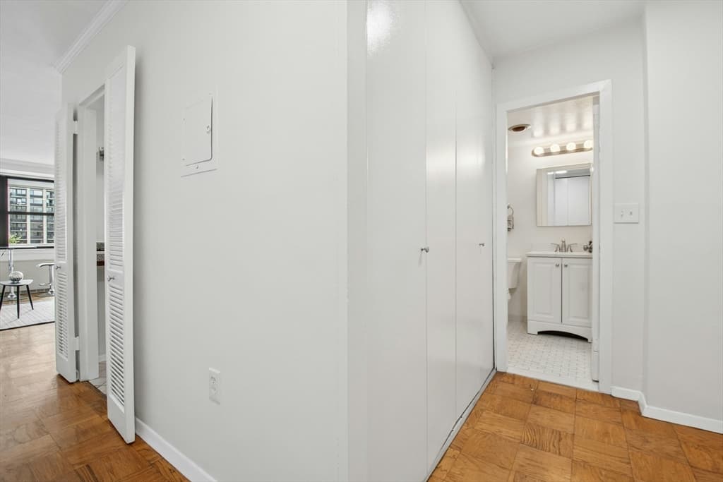 2 Hawthorne Pl # 10K, Boston MA 02114 photo 11