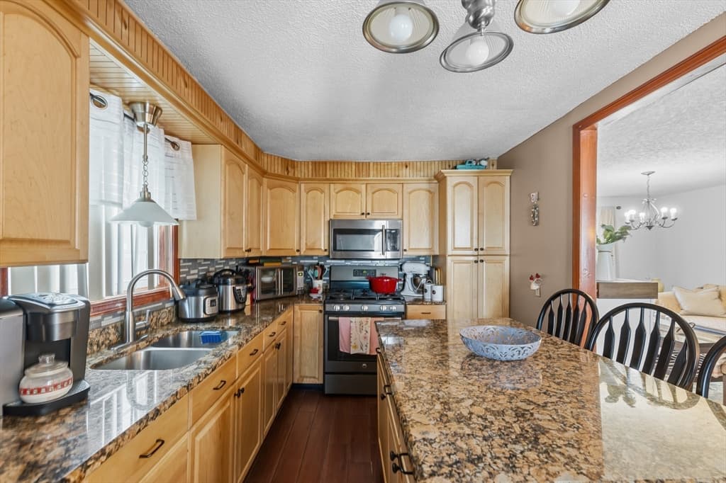 31 Sachem St, Fall River MA 02724 photo 10