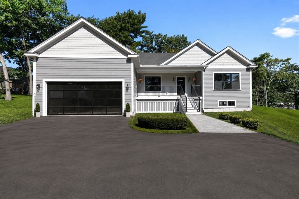 77 Farm St., Wakefield MA 01880