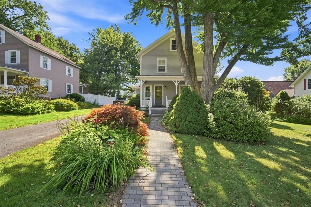 41 Cottage St, Amherst MA 01002 photo 3