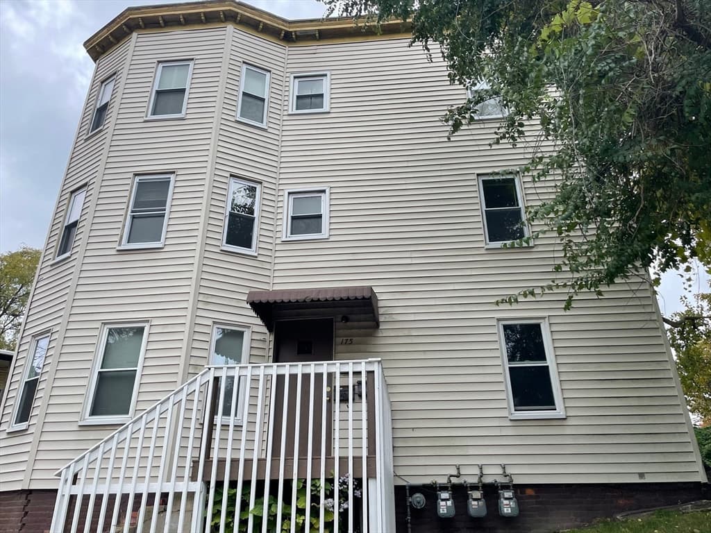 175 Grattan, Chicopee MA 01020