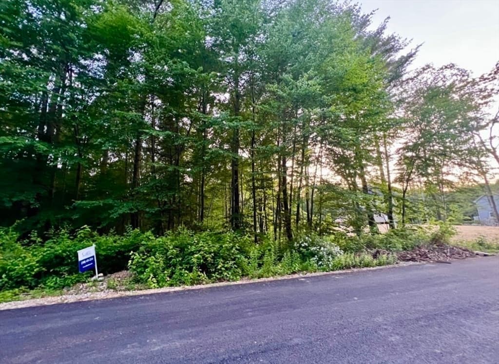 13W Old Country Rd, Wales MA 01081 photo 2
