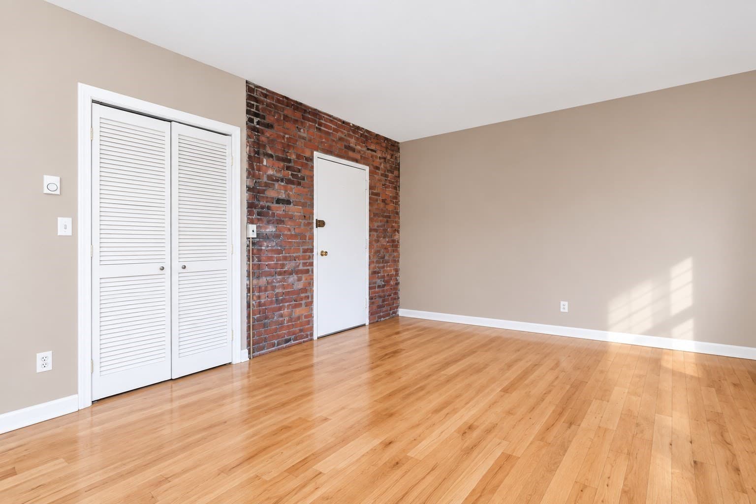 Condominium at 32 Fleet St # 7, Boston MA 02113, photo 3 of 23