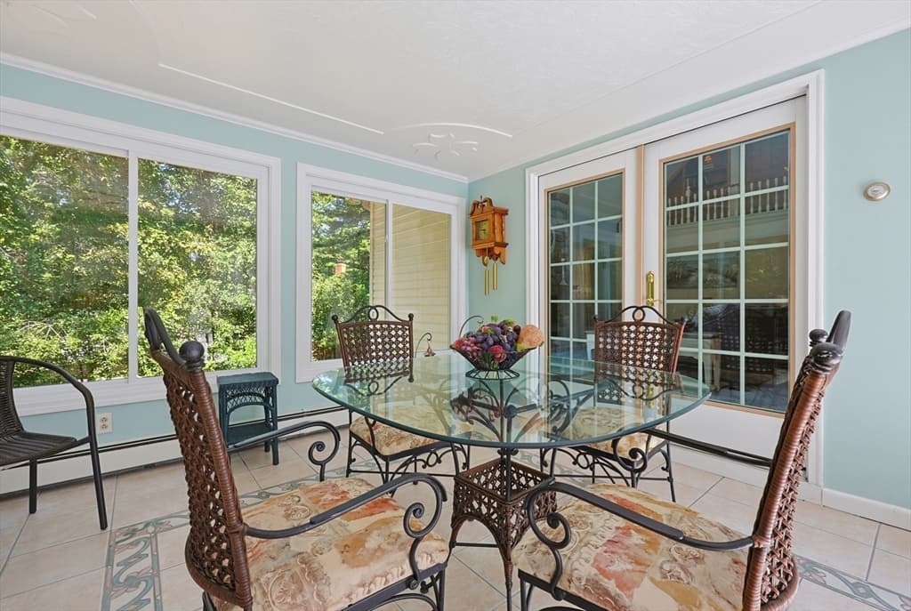 650 Crane Ave S, Taunton MA 02780 photo 11