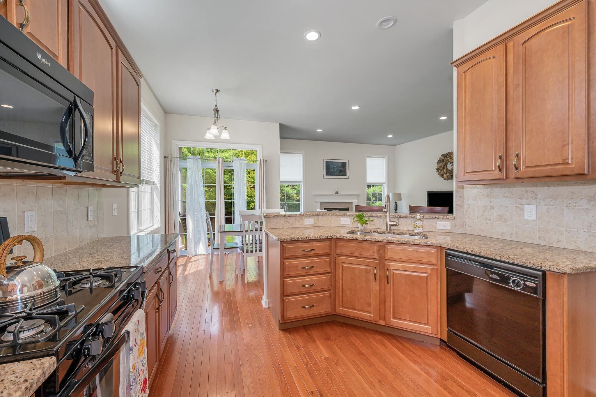 Single Family Residence at 106 Sherwood Dr Methuen Ma 01844, Methuen MA 01844, Methuen, photo 5 of 18