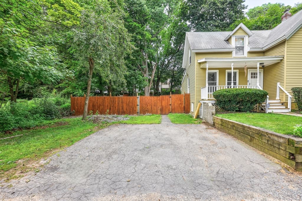 29 May St, Spencer MA 01562 photo 4
